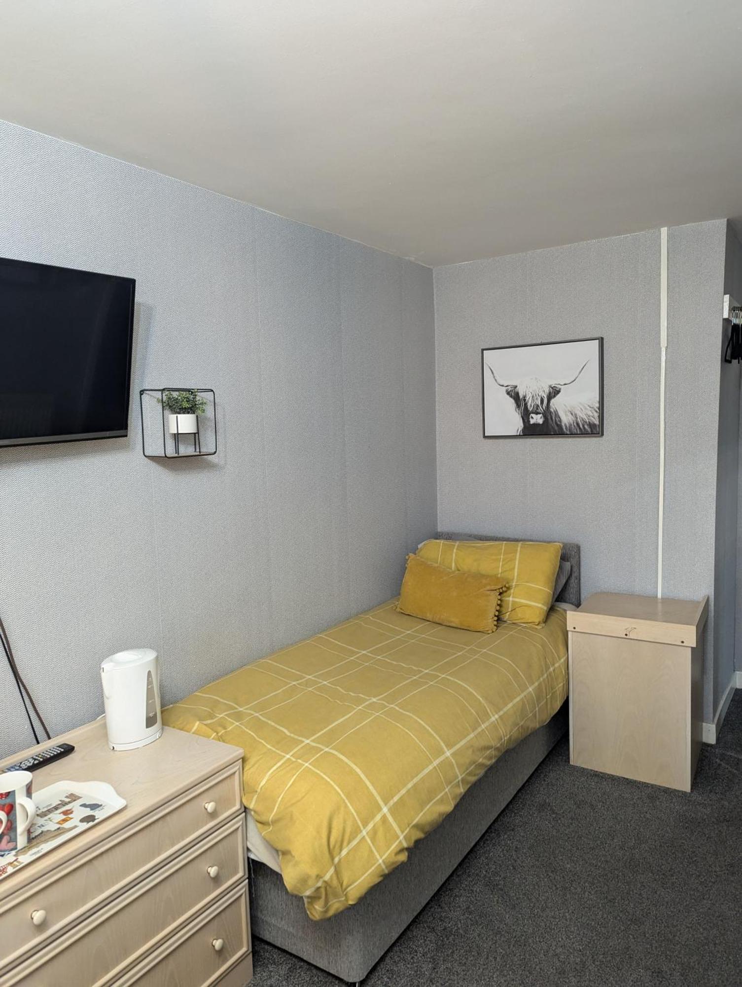 Rooms At Tarrareoch Батґейт Номер фото